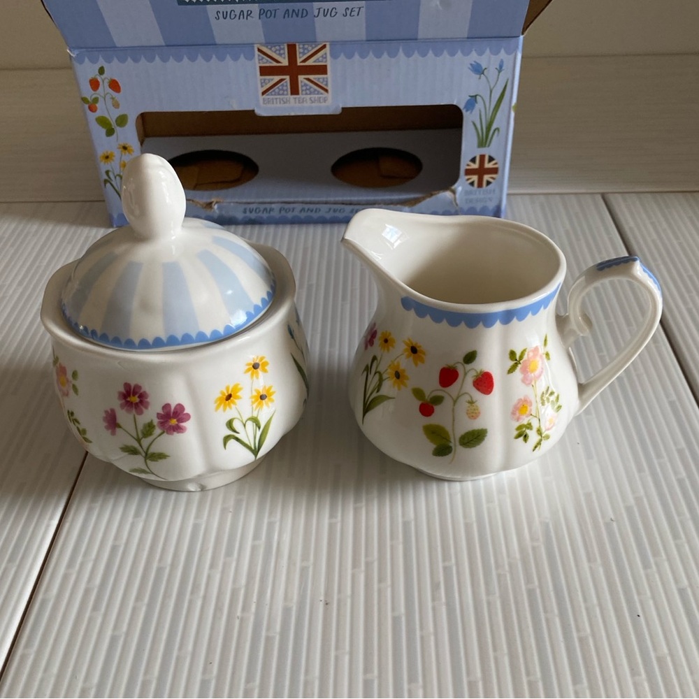 NEW Blue Bird & Willow British Teashop Floral Sugar Pot & Jug Cream Set Tea time
